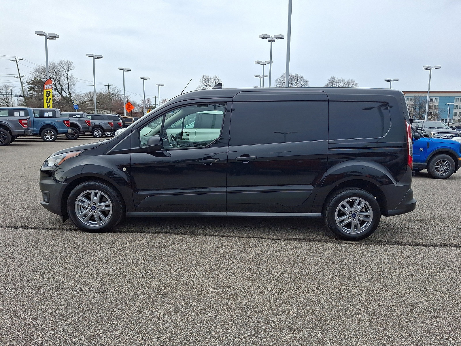 Certified 2023 Ford Transit Connect XL image 3