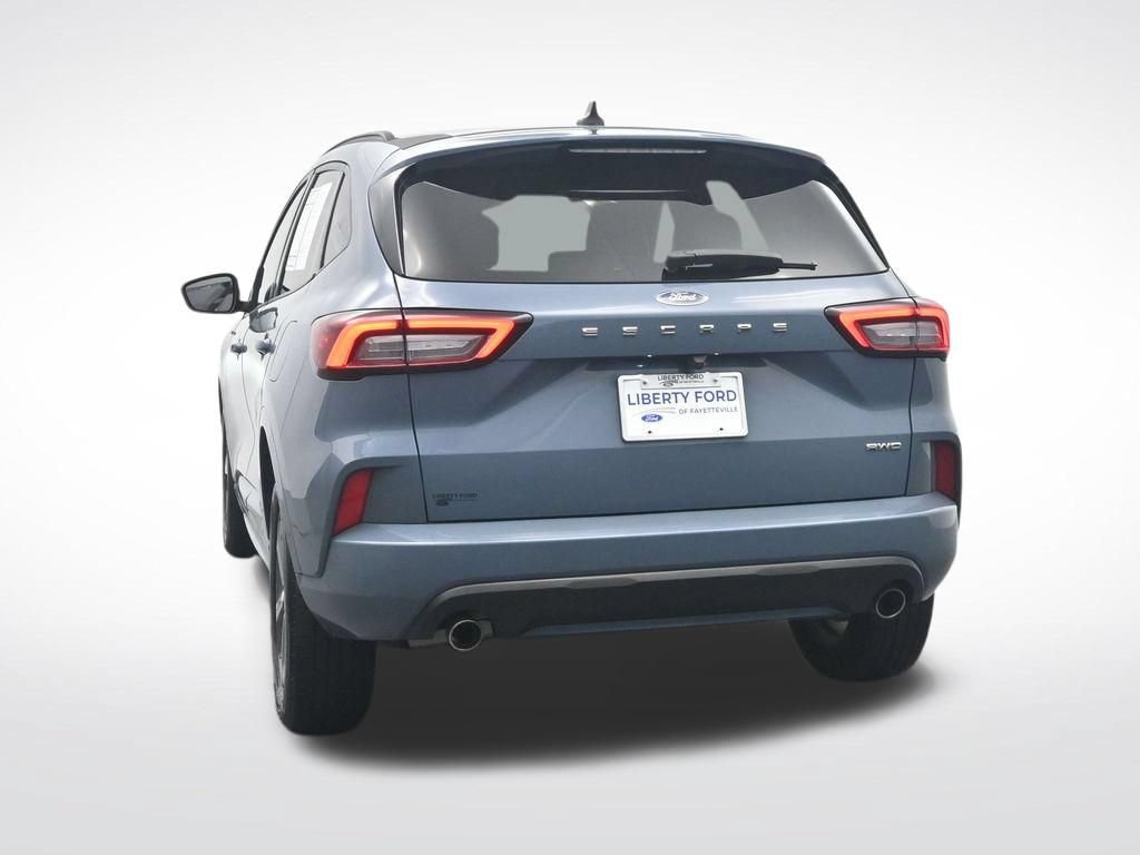 Certified 2023 Ford Escape ST-Line Select AWD/4WD image 9