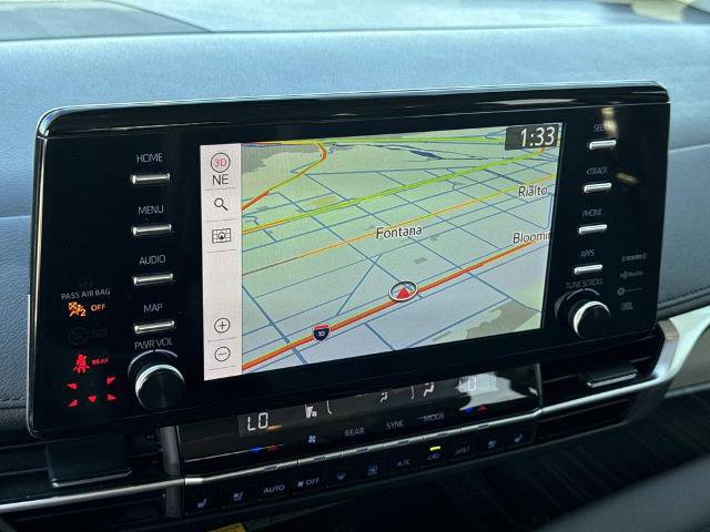 Used 2024 Toyota Sienna Limited image 12