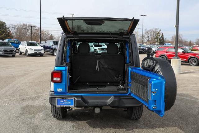 Used 2022 Jeep Wrangler Sport image 15