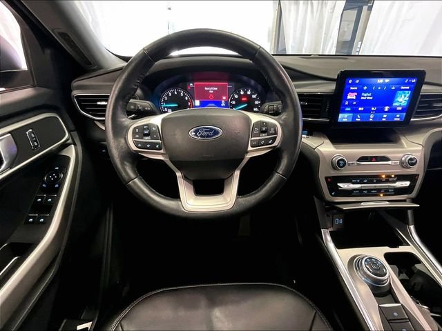 Certified 2022 Ford Explorer XLT w/ Equipment Group 202A AWD/4WD image 5