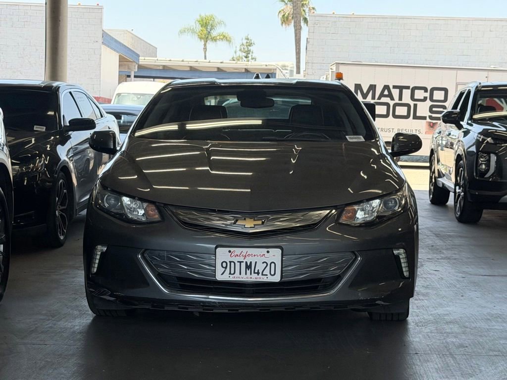 Used 2018 Chevrolet Volt LT w/ Comfort Package FWD image 2