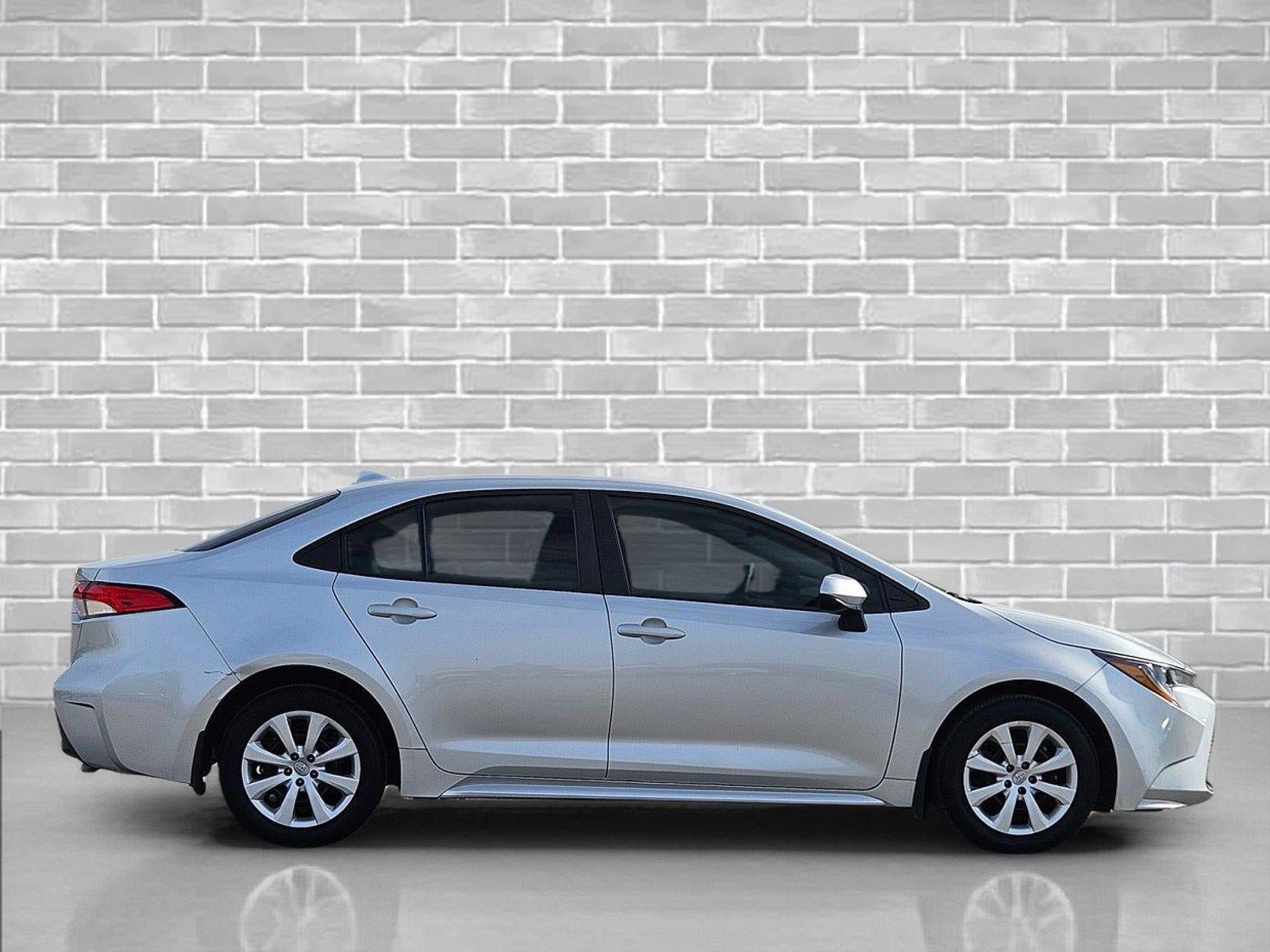 Used 2025 Toyota Corolla LE FWD image 4