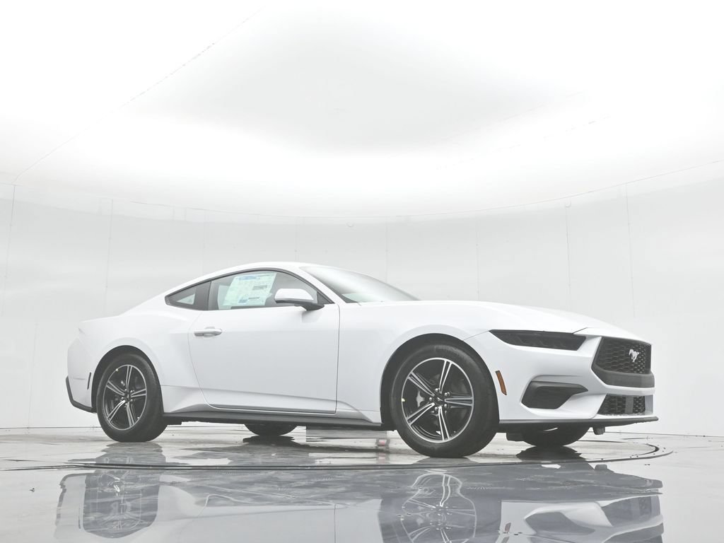 Certified 2025 Ford Mustang Coupe RWD image 4