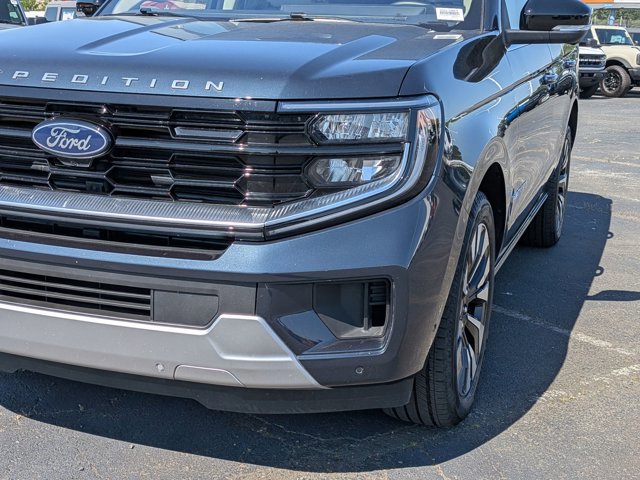Certified 2025 Ford Expedition Platinum w/ Driver's Package AWD/4WD image 10