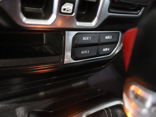 Used 2022 Jeep Wrangler Unlimited Sahara w/ Cold Weather Group AWD/4WD image 18