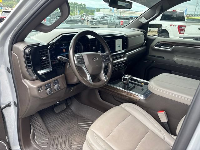 Used 2024 Chevrolet Silverado 1500 LT Trail Boss w/ Convenience Package II AWD/4WD image 8