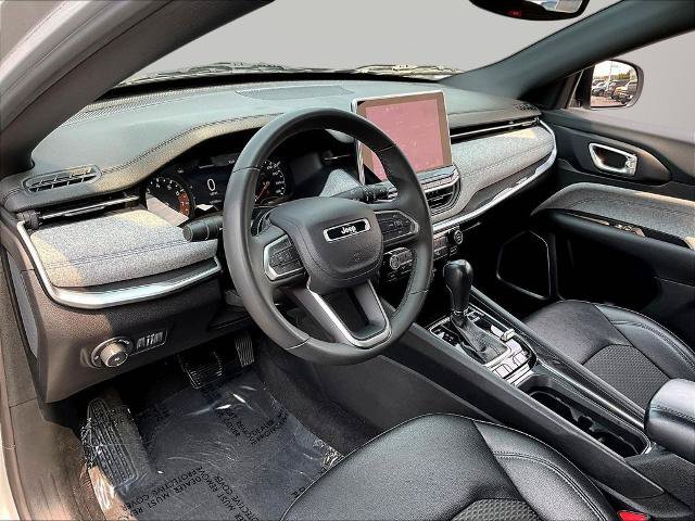 Used 2024 Jeep Compass Latitude AWD/4WD image 17