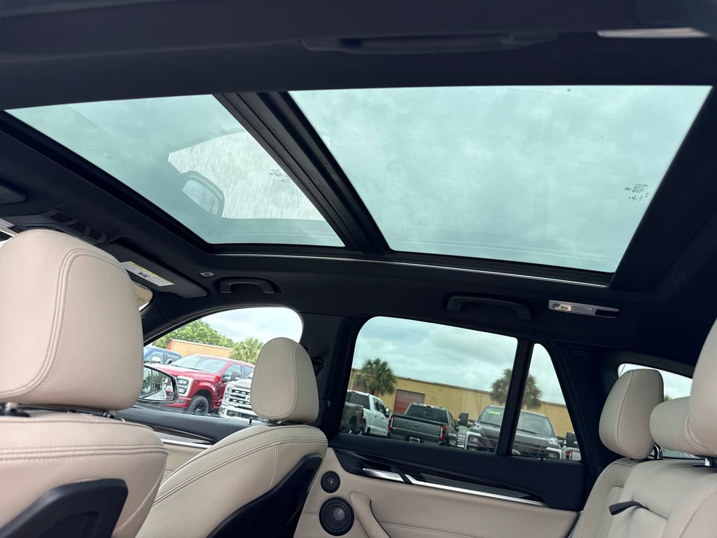 Used 2019 BMW X1 sDrive28i w/ M Sport Package FWD image 8