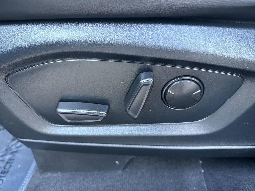 Certified 2022 Ford Explorer XLT w/ Equipment Group 202A image 12