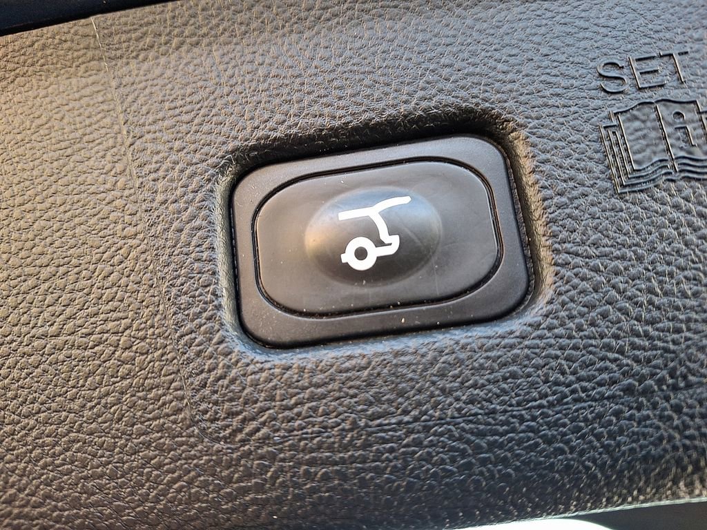 Certified 2022 Ford Edge SEL w/ Convenience Package image 30