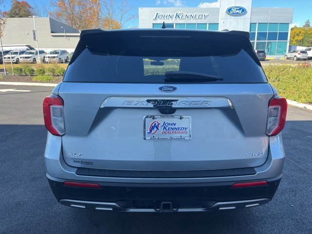 Certified 2022 Ford Explorer XLT w/ Equipment Group 202A image 4