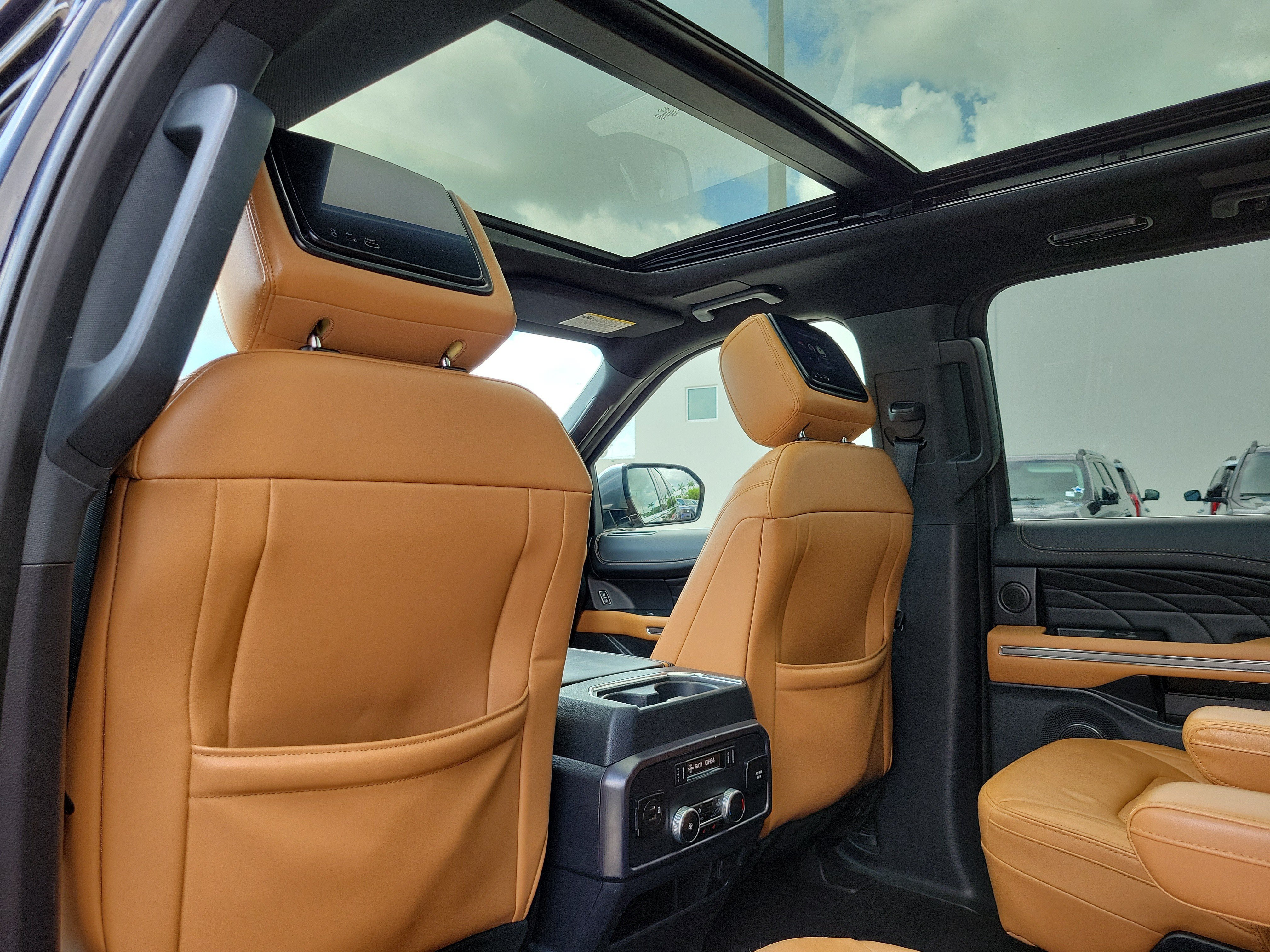 Certified 2023 Ford Expedition Max Platinum RWD image 14