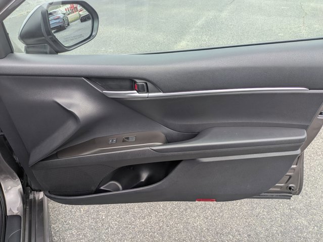 Used 2024 Toyota Camry SE image 29