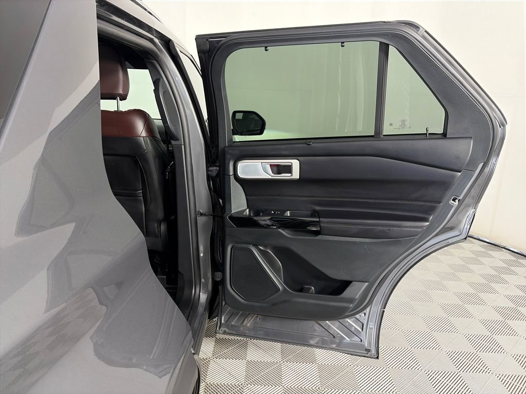 Certified 2023 Ford Explorer Platinum w/ Technology Package AWD/4WD image 28