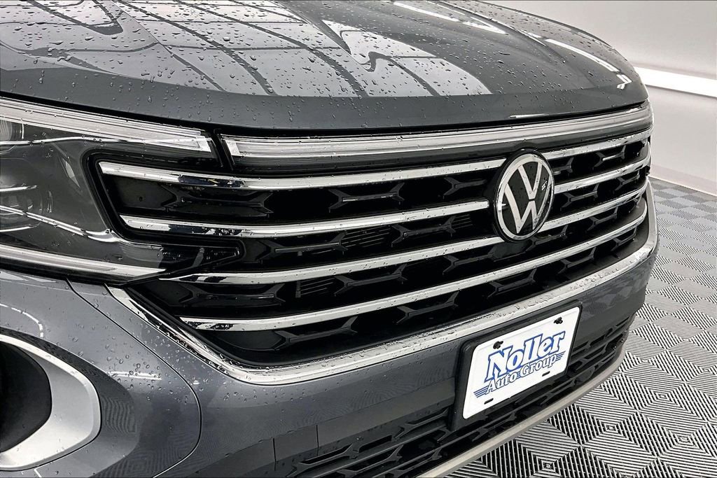 Used 2025 Volkswagen Atlas SE FWD image 29