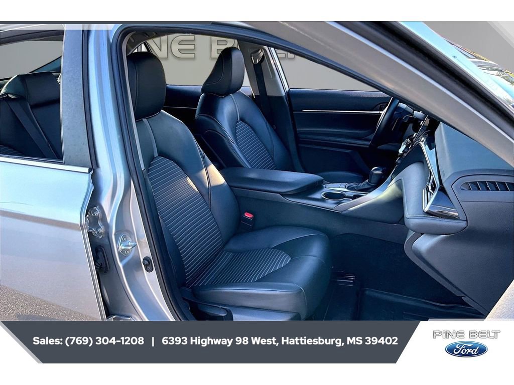 Used 2022 Toyota Camry SE FWD image 6