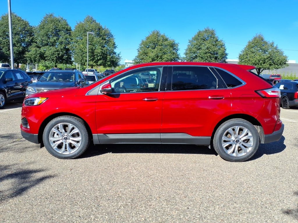 Certified 2024 Ford Edge Titanium AWD/4WD image 2