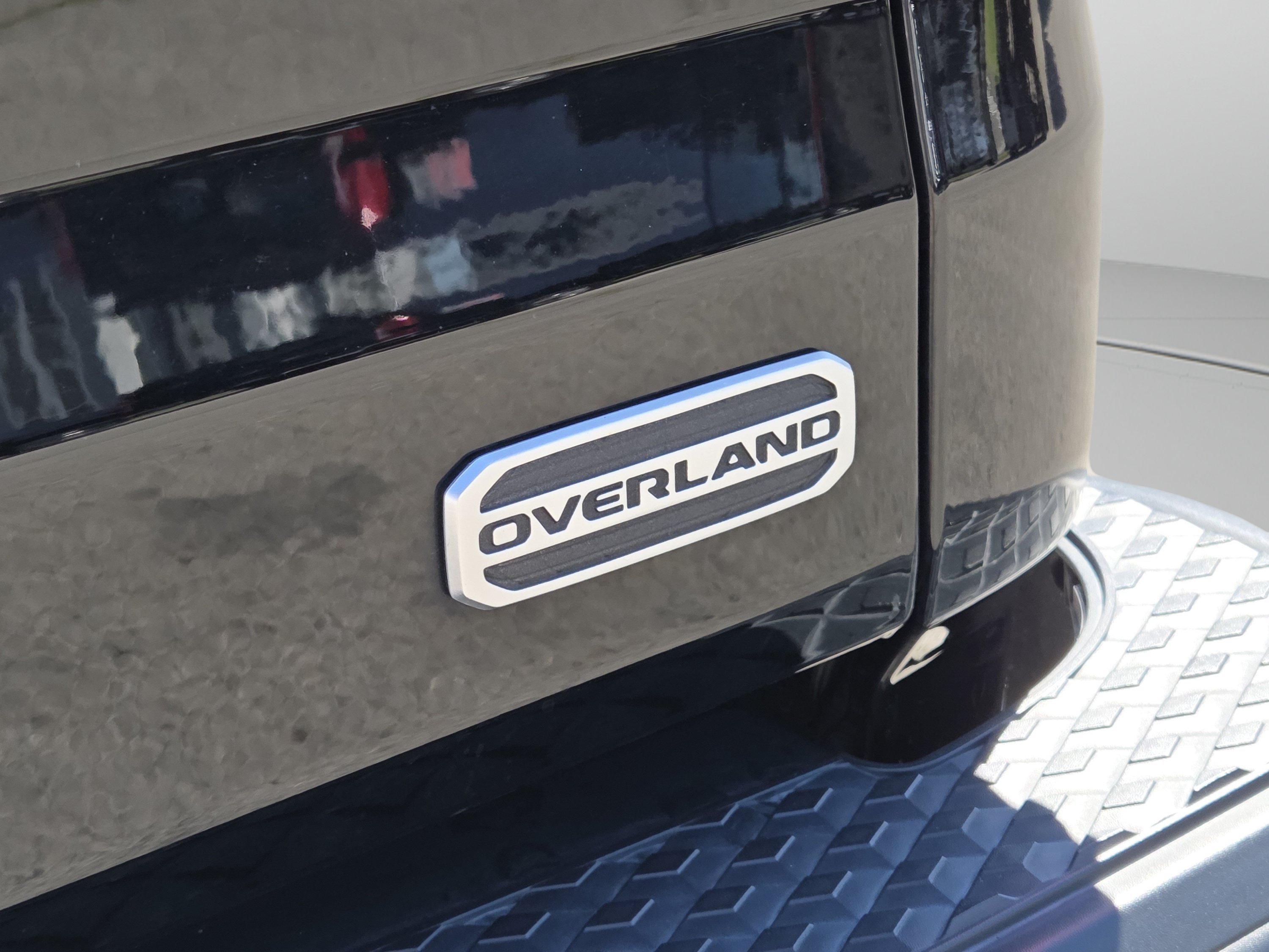 Used 2022 Jeep Gladiator Overland w/ Popular Equipment Package AWD/4WD image 25