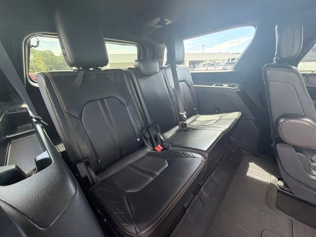 Certified 2023 Ford Expedition Max Platinum RWD image 11
