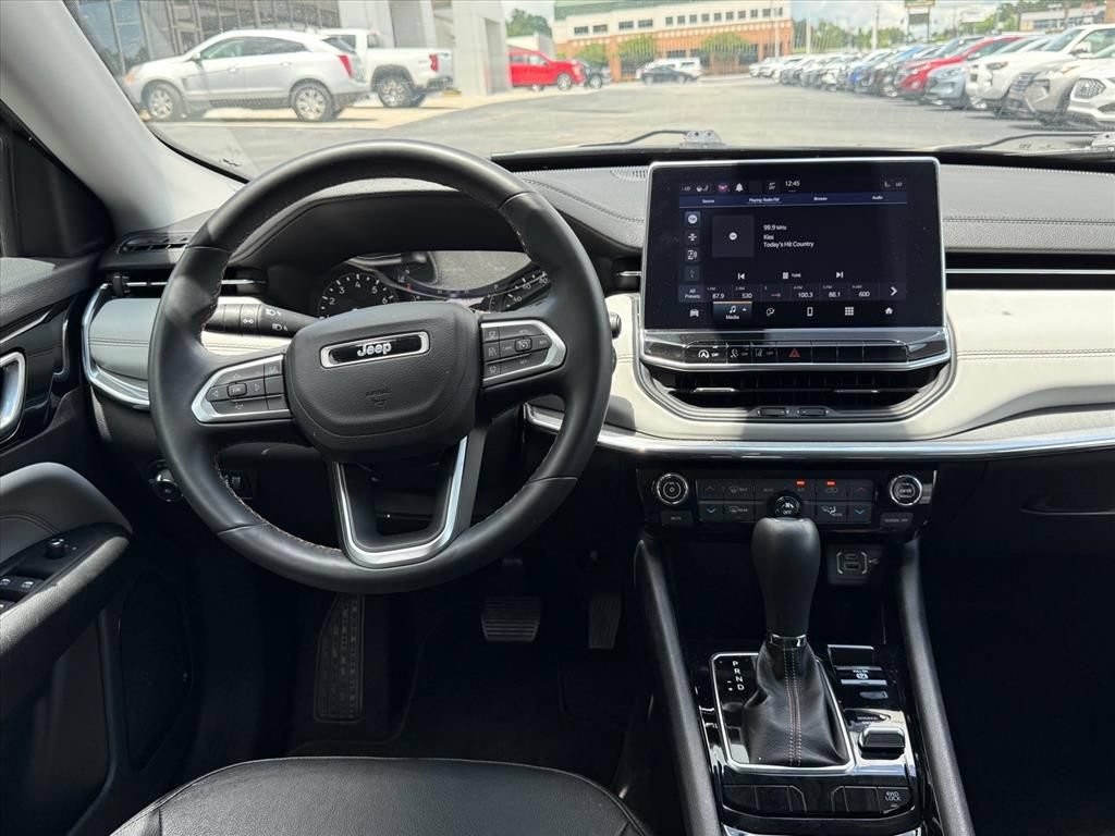 Used 2022 Jeep Compass Limited AWD/4WD image 12