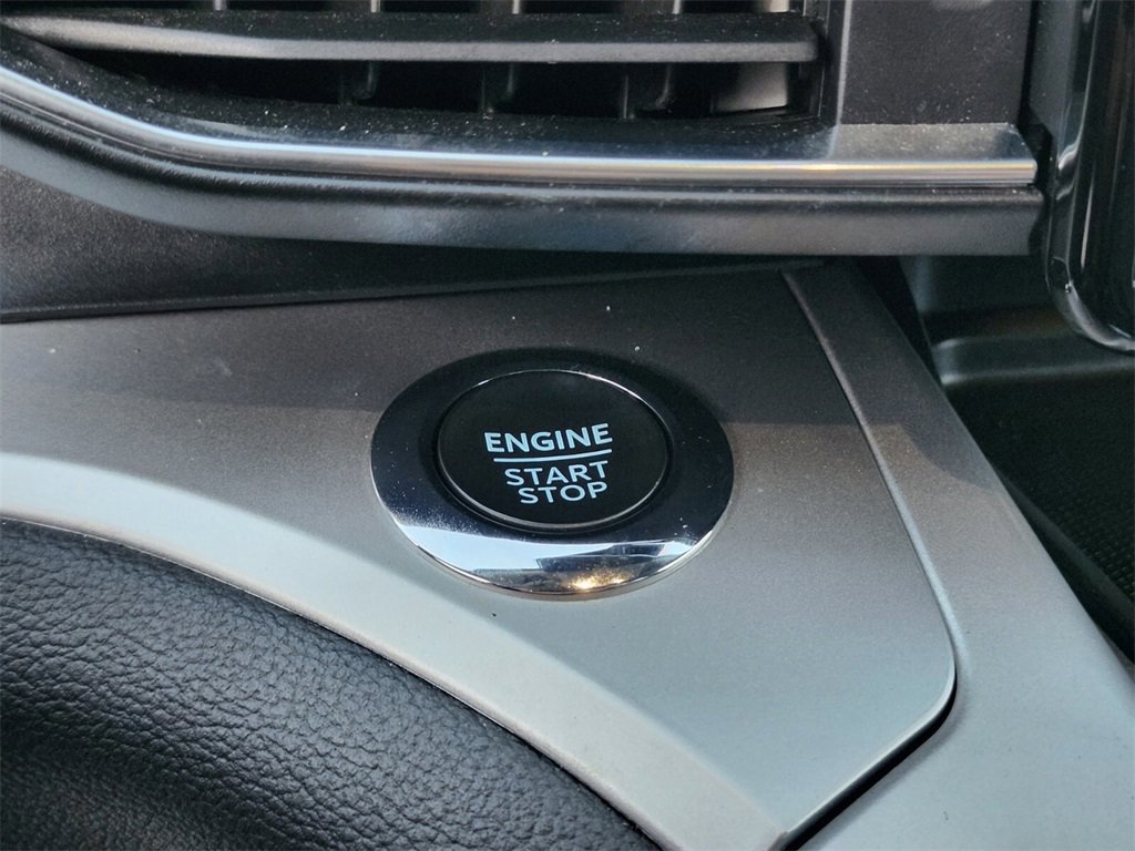 Certified 2022 Ford Explorer XLT w/ Equipment Group 202A image 26