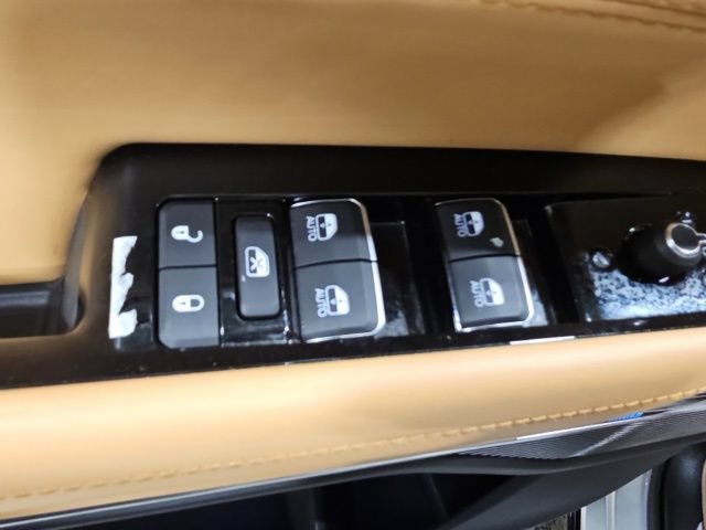 Used 2023 Jeep Grand Wagoneer L Series III w/ HD Trailer Tow Package AWD/4WD image 10