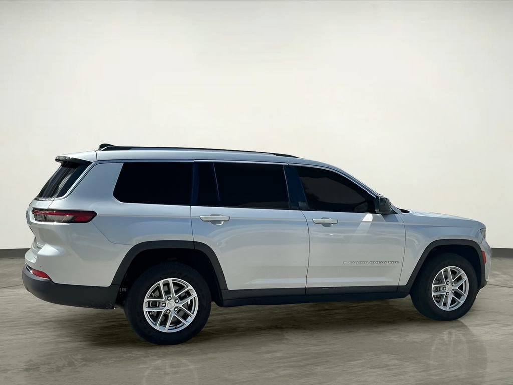 Used 2021 Jeep Grand Cherokee L Laredo w/ Luxury Tech Group I RWD image 8