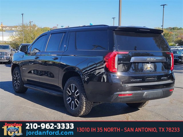 Used 2022 GMC Yukon XL AT4 image 3