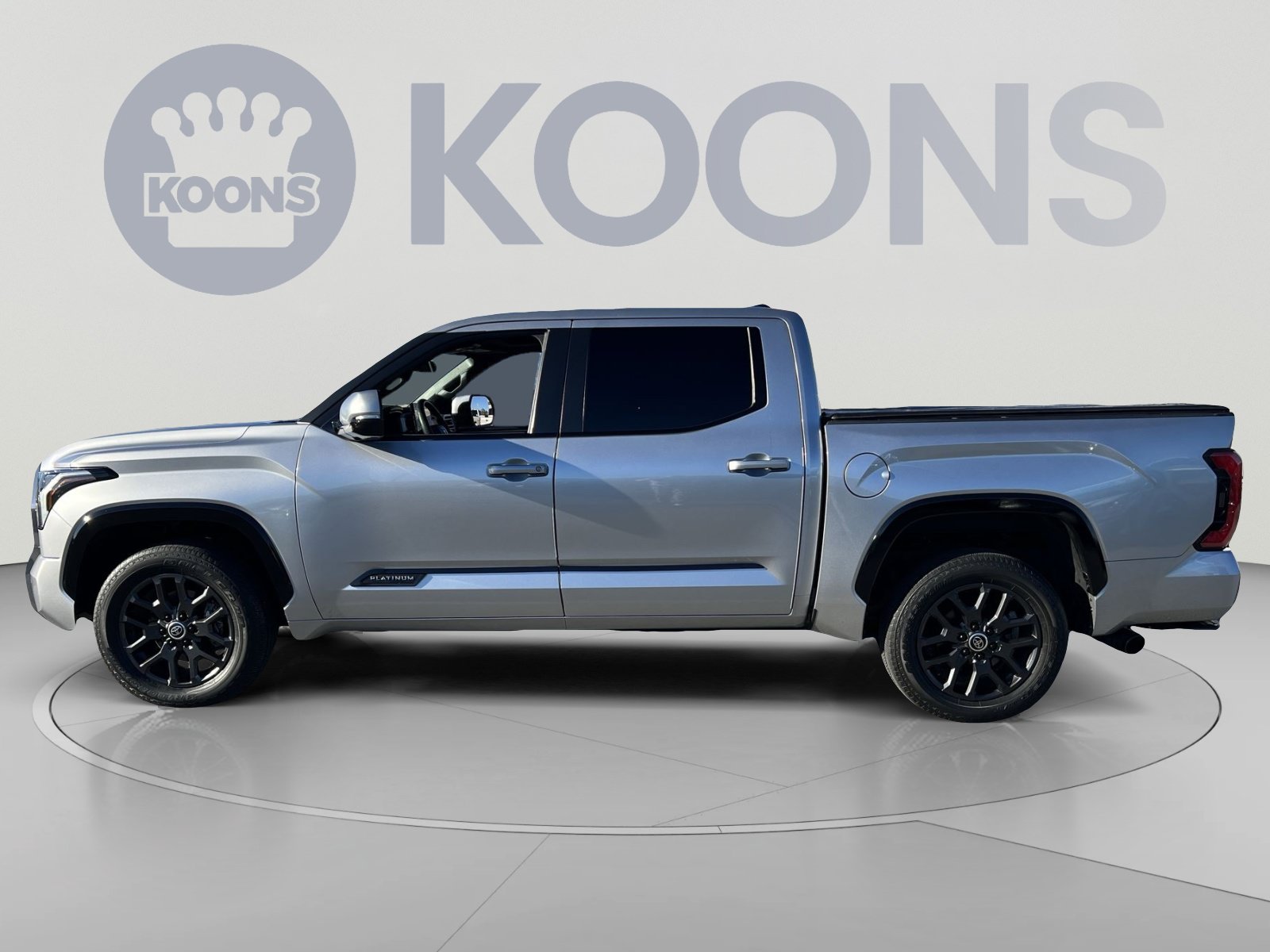 Used 2024 Toyota Tundra Platinum AWD/4WD image 2