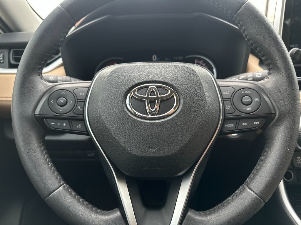 Used 2024 Toyota RAV4 XLE Premium FWD image 21