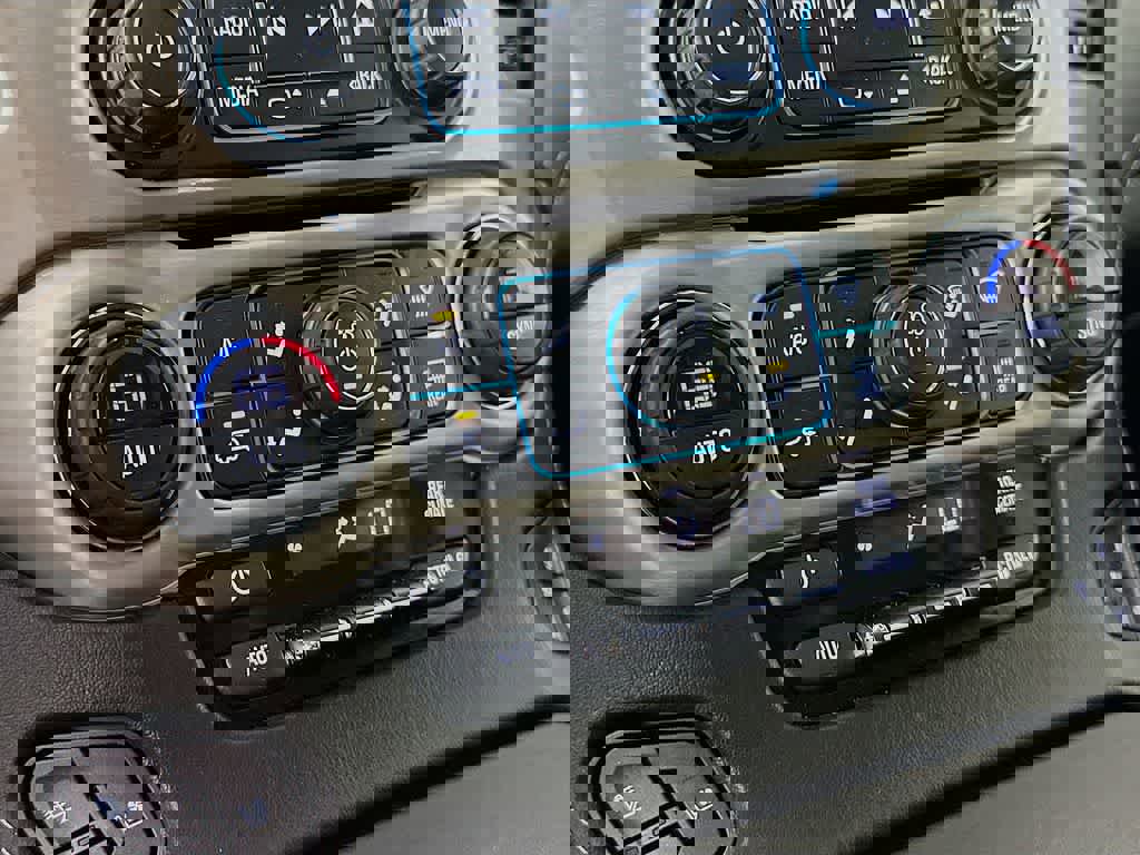 Used 2019 GMC Yukon Denali w/ Open Road Package image 21