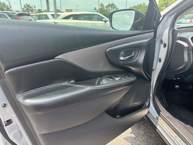 Used 2023 Nissan Murano SV w/ SV Midnight Edition Package FWD image 14