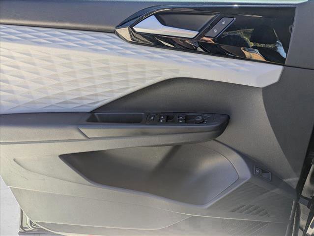 Used 2022 Volkswagen Taos S image 8