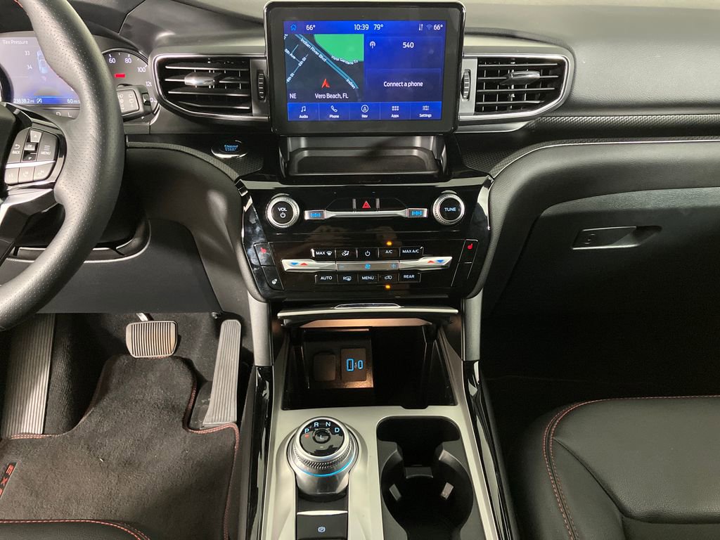 Certified 2024 Ford Explorer ST-Line w/ Class IV Trailer Tow Package image 29