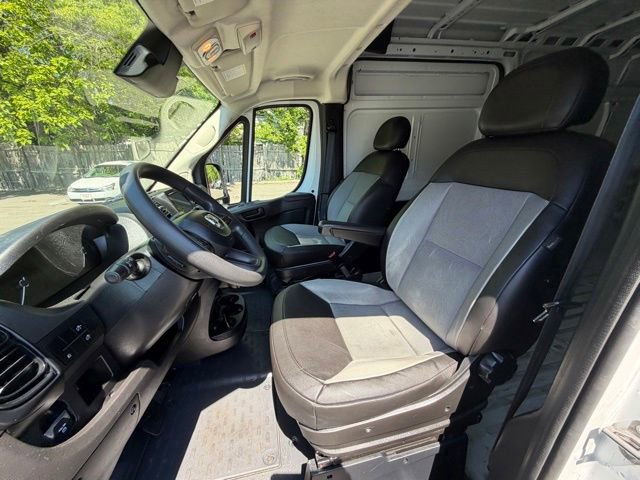 Used 2025 RAM ProMaster 2500 w/ Convenience Group FWD image 14