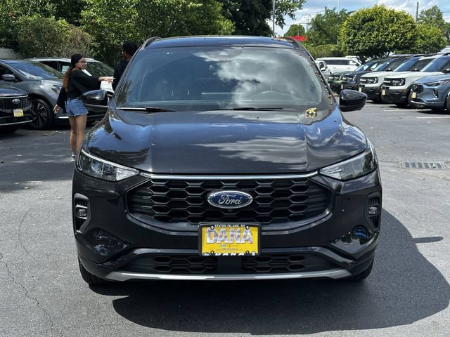 Certified 2023 Ford Escape ST-Line Select w/ Tech Pack #2 AWD/4WD image 2
