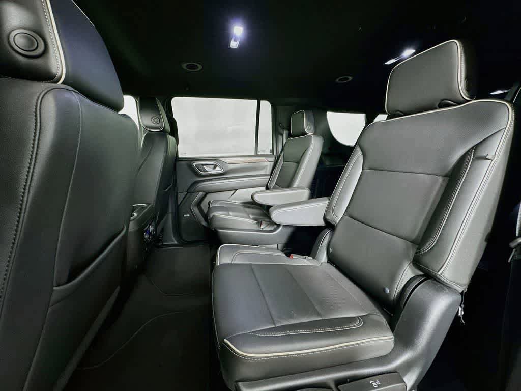 Used 2023 Chevrolet Suburban Premier AWD/4WD image 14