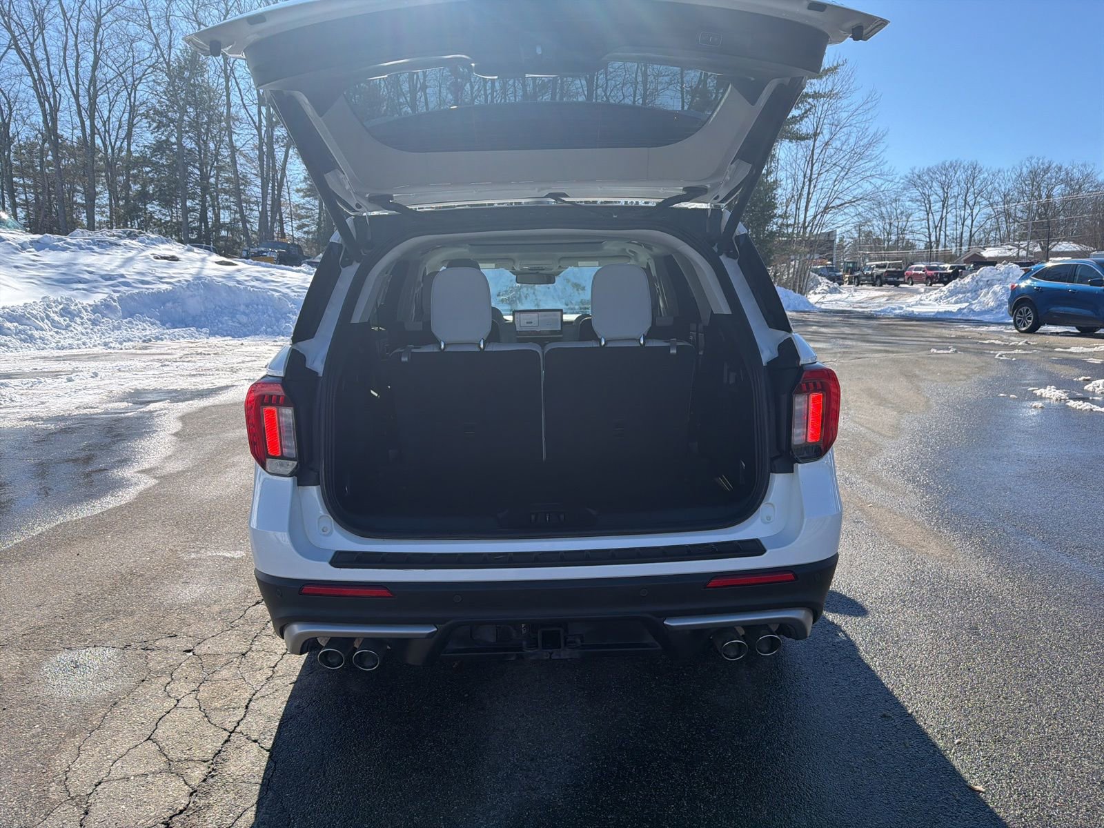 Certified 2025 Ford Explorer Platinum w/ Ultimate Package image 7