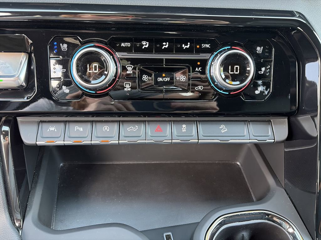 Used 2025 GMC Sierra 1500 AT4 w/ AT4 Premium Package AWD/4WD image 26