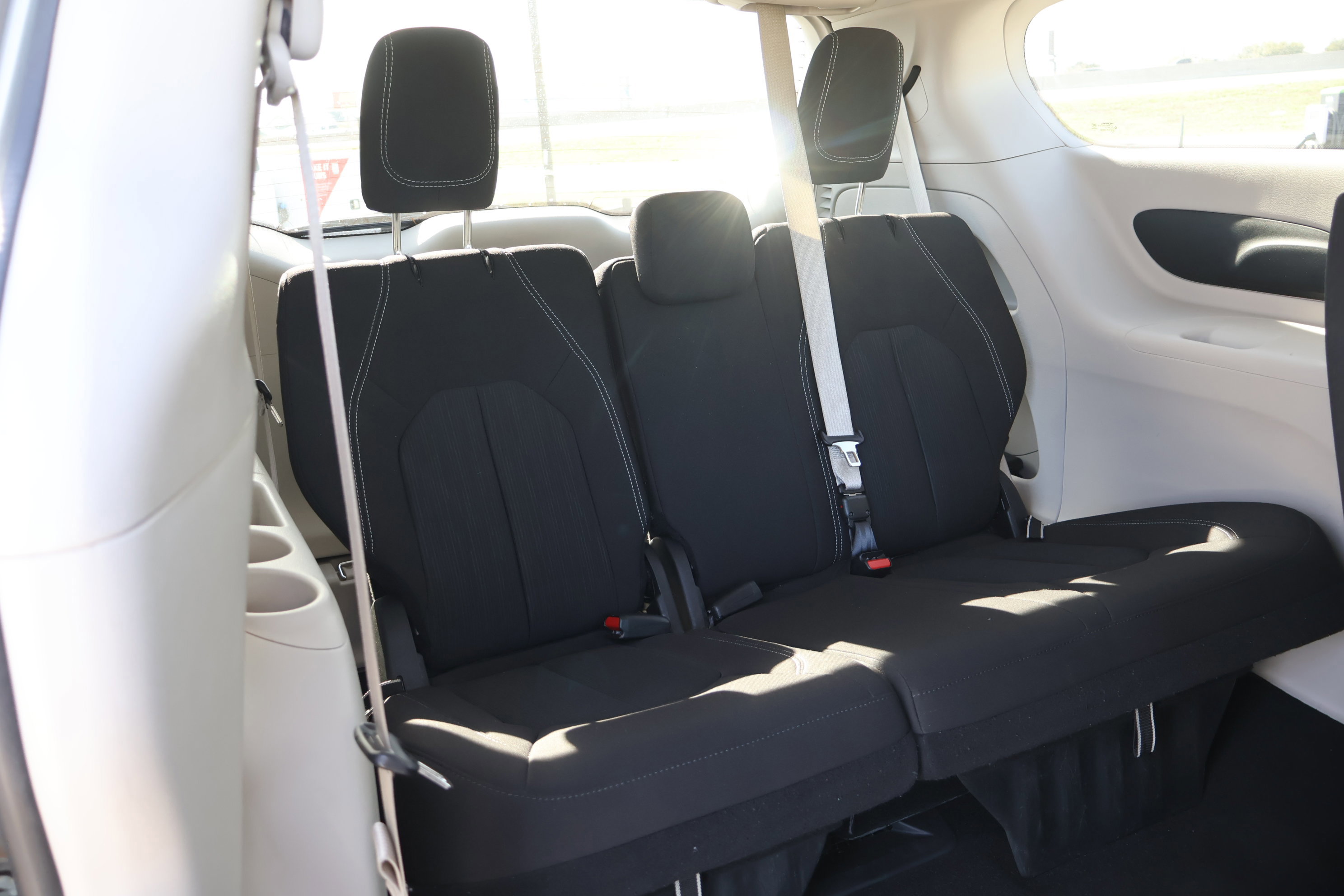 Used 2024 Chrysler Voyager LX image 36