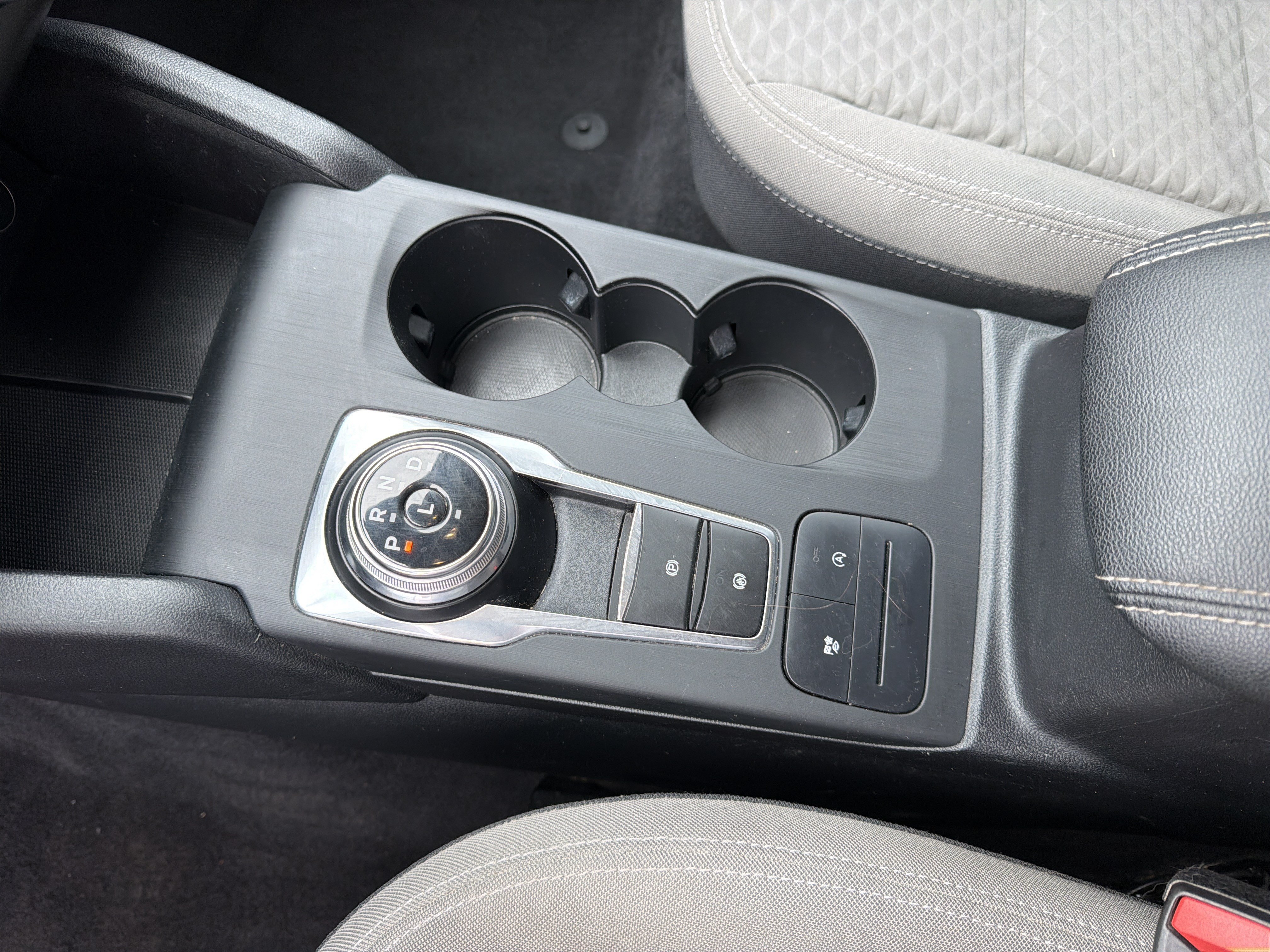 Certified 2020 Ford Escape SE AWD/4WD image 37