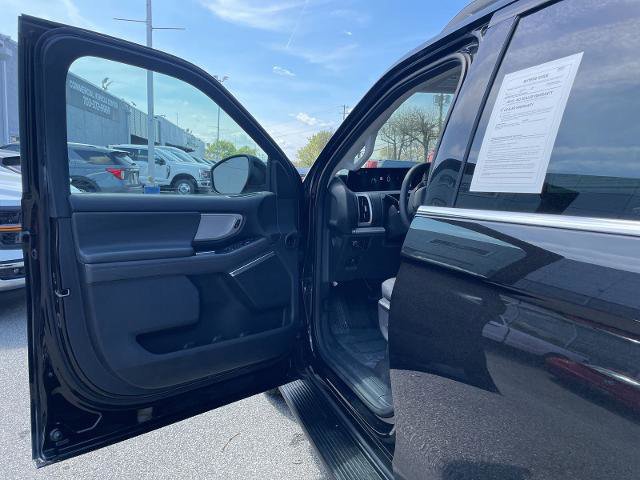 Certified 2025 Ford Expedition Active image 27