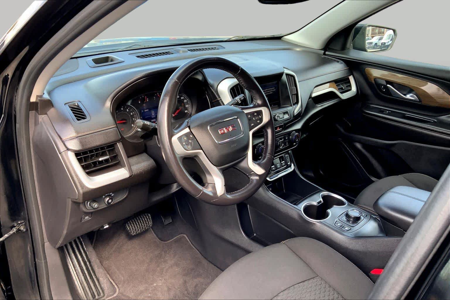 Used 2021 GMC Terrain SLE w/ Driver Convenience Package FWD image 16