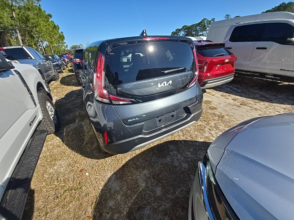 Used 2024 Kia Soul LX w/ Option Group 015 image 4