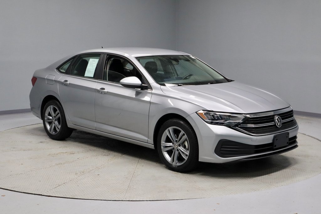 Used 2024 Volkswagen Jetta SE image 7