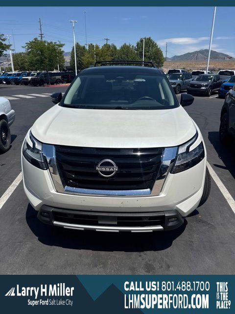 Used 2023 Nissan Pathfinder SL AWD/4WD video 1