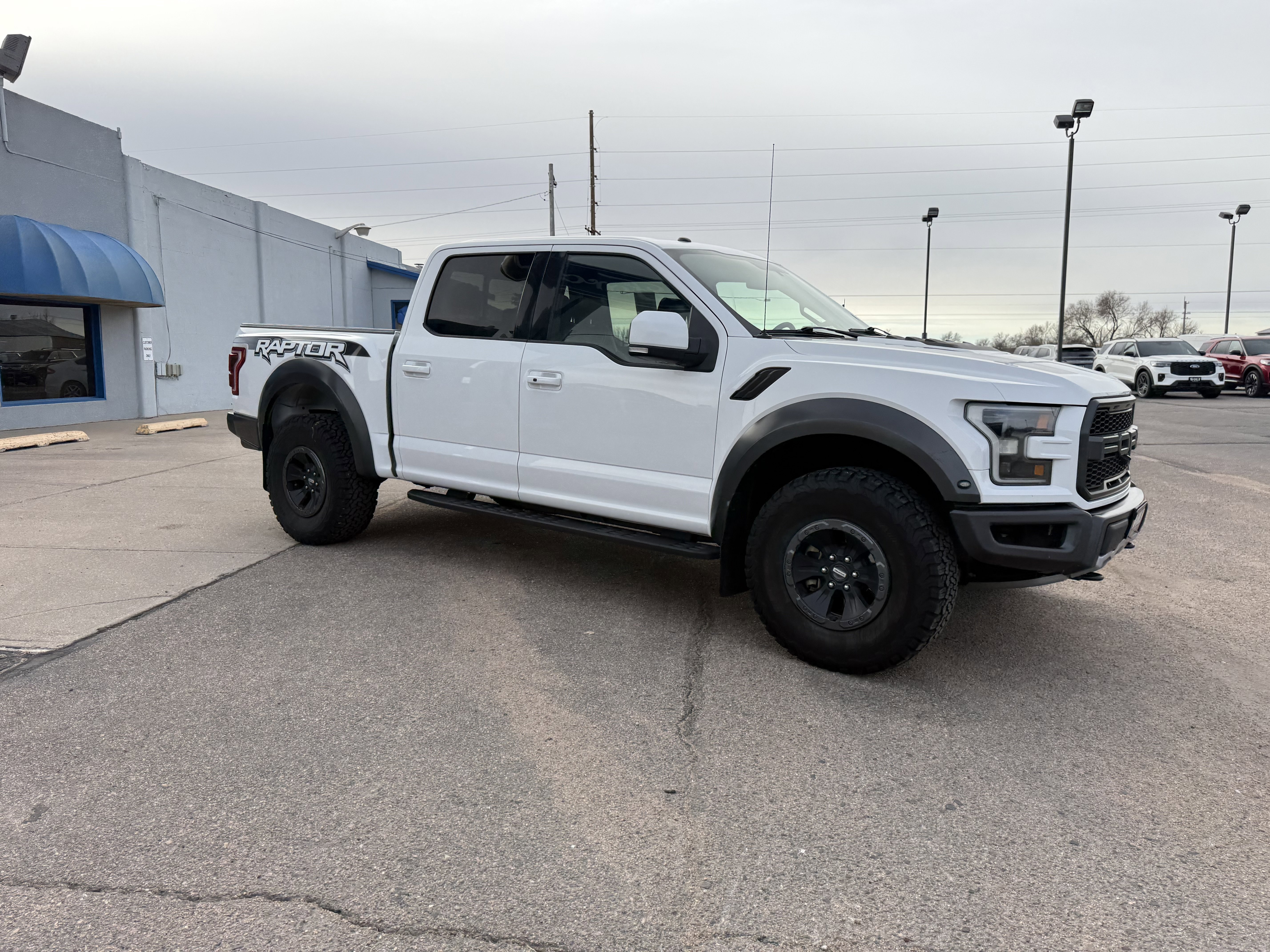 Certified 2017 Ford F150 Raptor w/ Equipment Group 802A Luxury image 4
