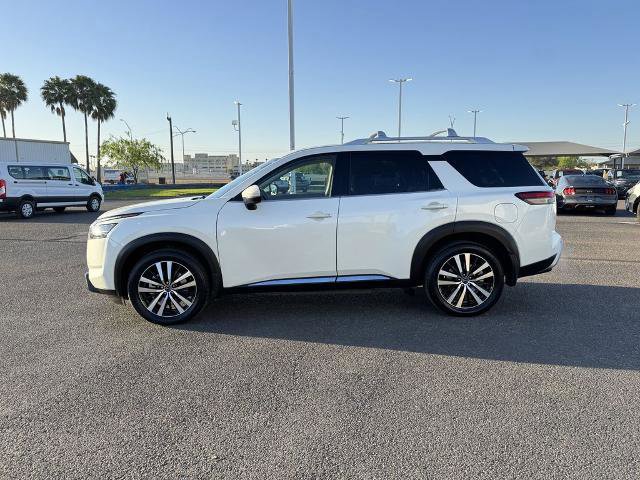 Used 2023 Nissan Pathfinder Platinum image 2