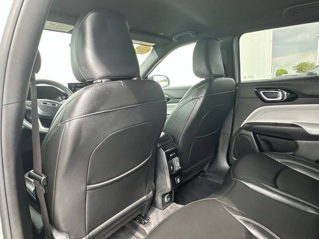 Used 2025 Jeep Compass Limited AWD/4WD image 18
